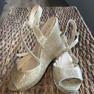 Women’s platform sandals